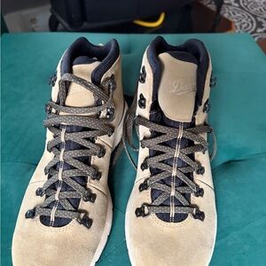 Danner Men's Beige and Black Lace-Up Boots